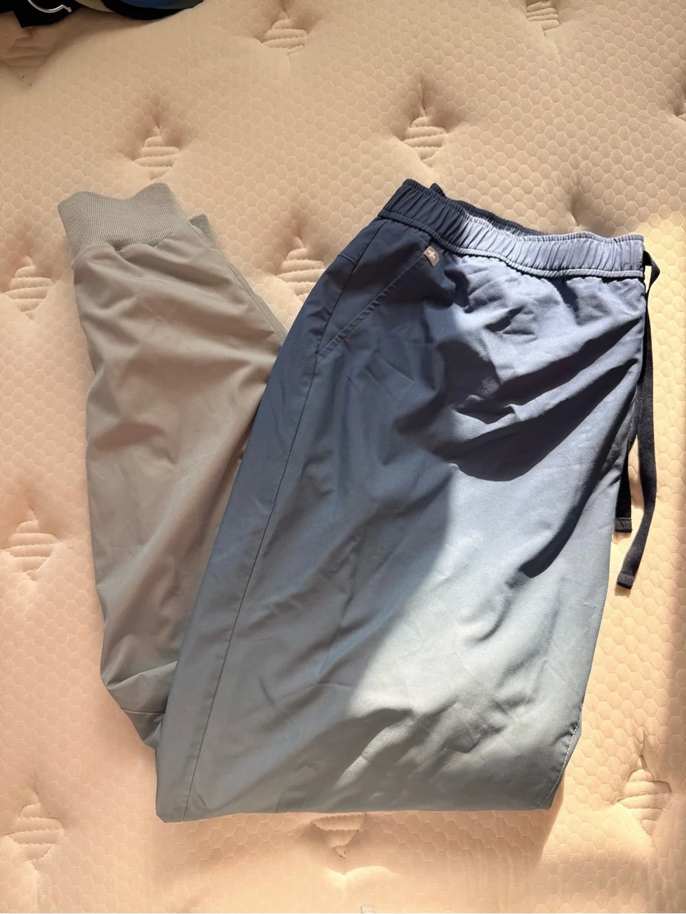 Figs Men's Jogger Pants in ombre Blue and Light Gray